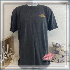 TNF | Men’s Cotton Classics Fit Short Sleeve Shirt, Dark Grey-Medium